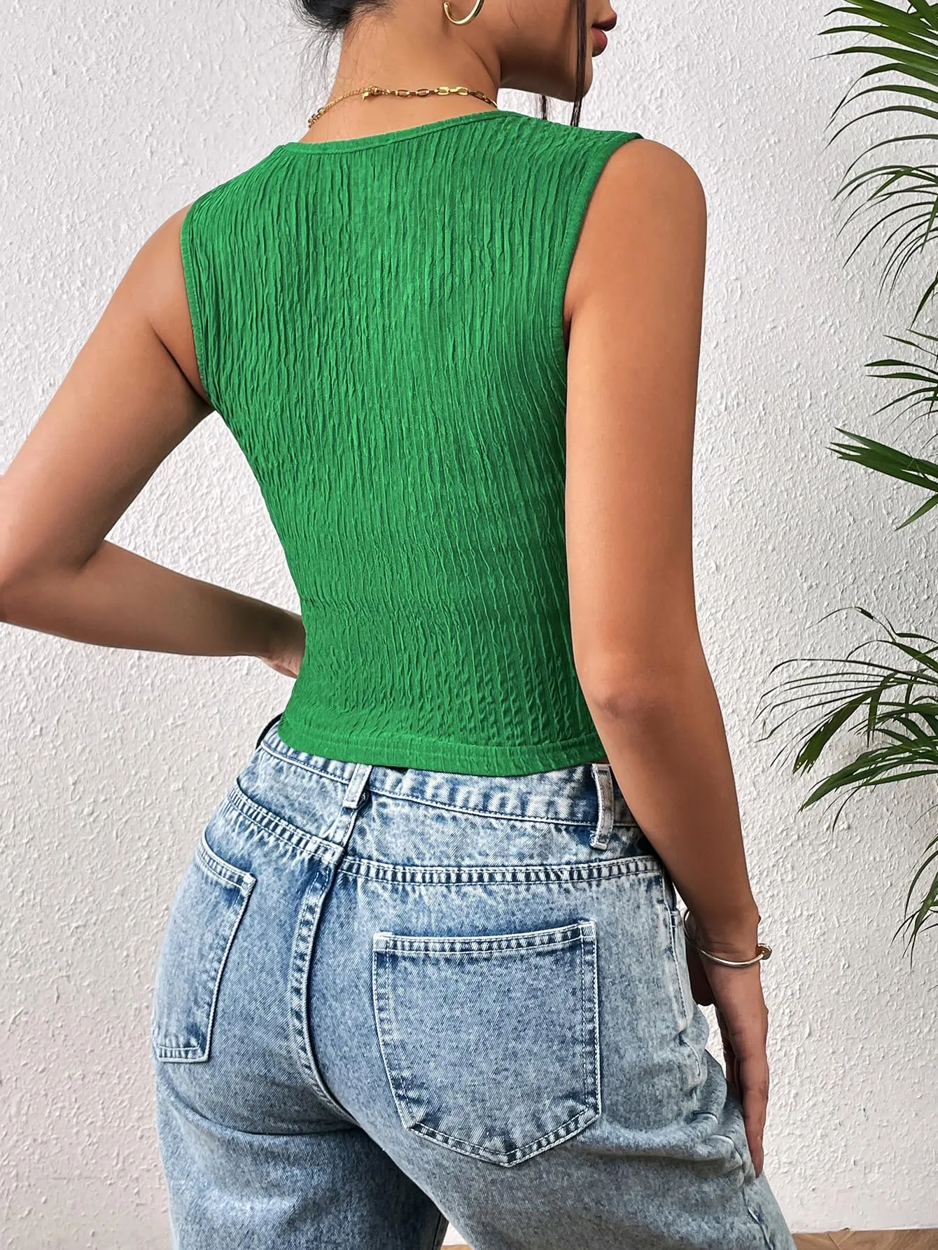 Zeagoo Sleeveless Crop Top Square Neck Tank Top